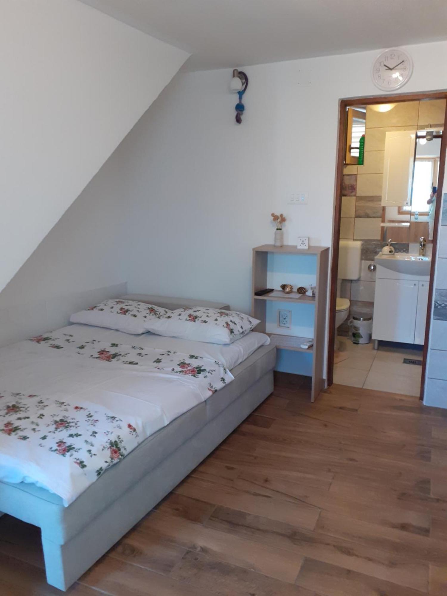 Apartmani MATKO Betina  Bagian luar foto